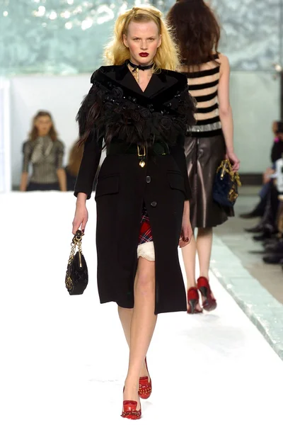 Look 17